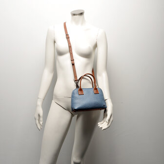 Leren crossbody mini-bag Chamonix Berba Bags Blauw op model